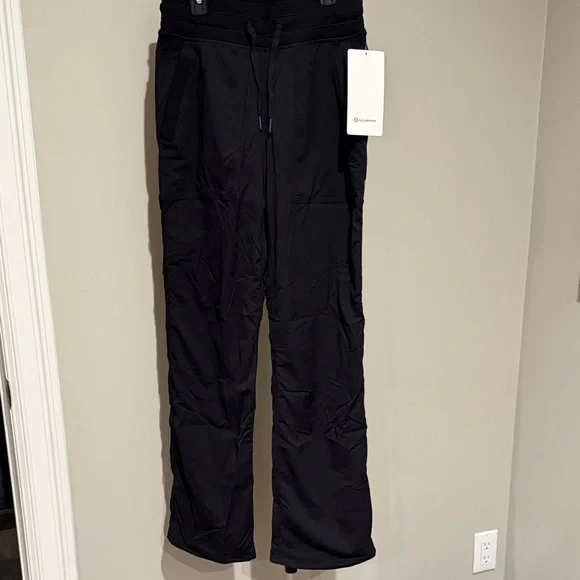 Lululemon Athletica Black Joggers Rare Find Size 4 New with Tags Amazing Deal - Picture 2 of 12
